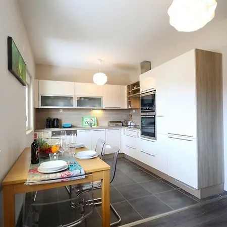 Apartament Luxury Rougemarin *