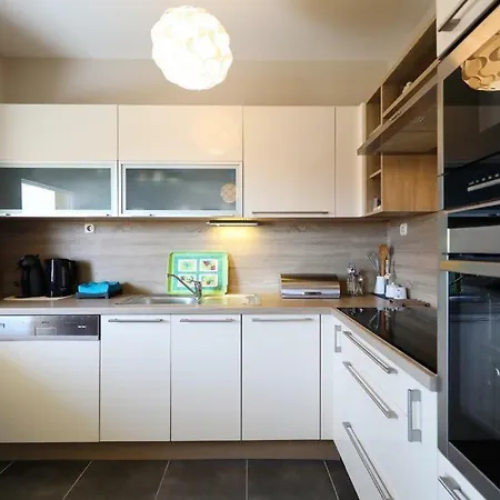 Apartament Luxury Rougemarin