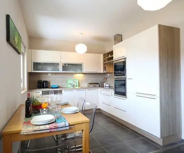 Apartament Luxury Rougemarin *